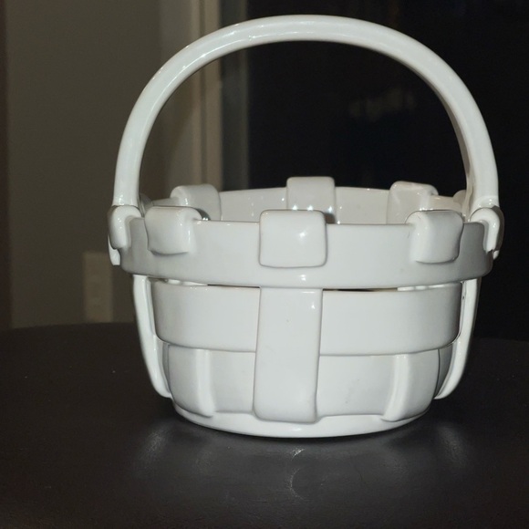 Vintage White Ceramic Basket Made in Italy – Woven Pottery Planter Decor - Picture 3 of 6